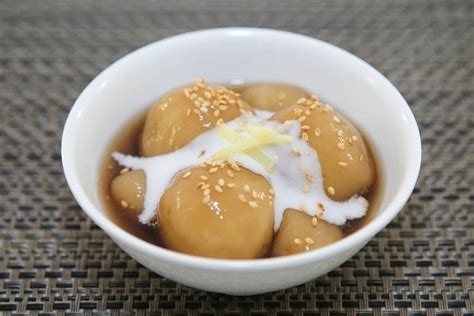  Bánh Trôi NướC Lu'an: Món Ăn Đậm Đà Vị Umami Kết Hợp Sự Bồng Bềnh Của Lớp Bột