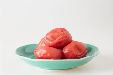  Iwakuni Sushi: Where Succulent Seafood Meets Tangy Pickled Plums!