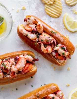  Lobster Roll - Một Trải Nghiệm Bùng Nổ Hương Vị Biển Cả & Sự Đậm Đà Của Bơ!