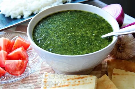  Molokhia! A Creamy Spinach Soup that Transports Your Taste Buds to the Ancient Streets of Nag Hammadi