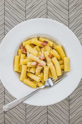  Pasta alla Gricia! A Roman Symphony of Salty Guanciale and Pecorino Romano