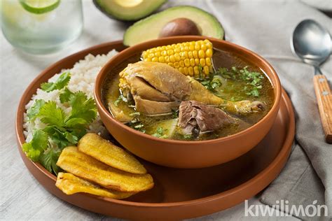   Sancocho de Gallina: Một bát hương vị đồng quê Colombia sưởi ấm tâm hồn!