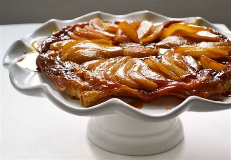  Tarte Tatin:  Một Cái Nhìn Mới Vào Bánh Quýt Caramel Xù Xì!